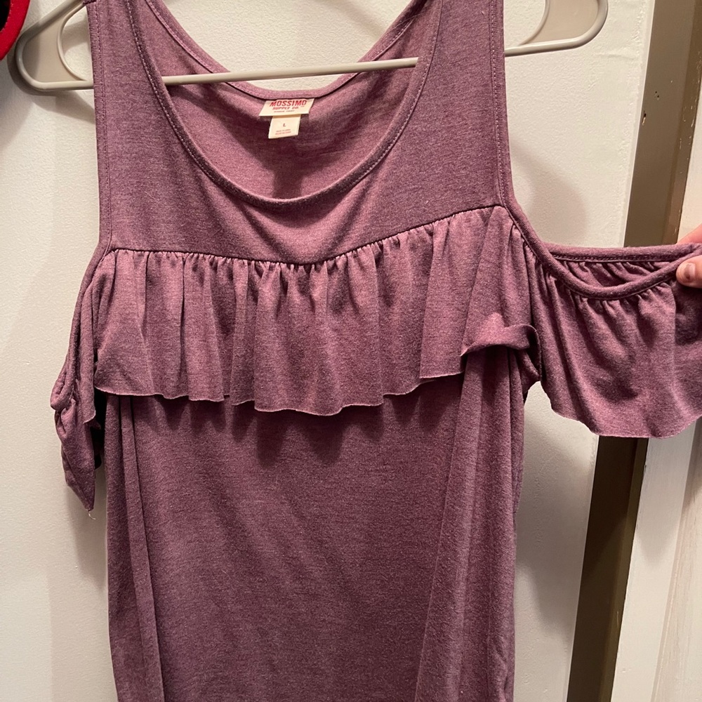 Open shoulder tank